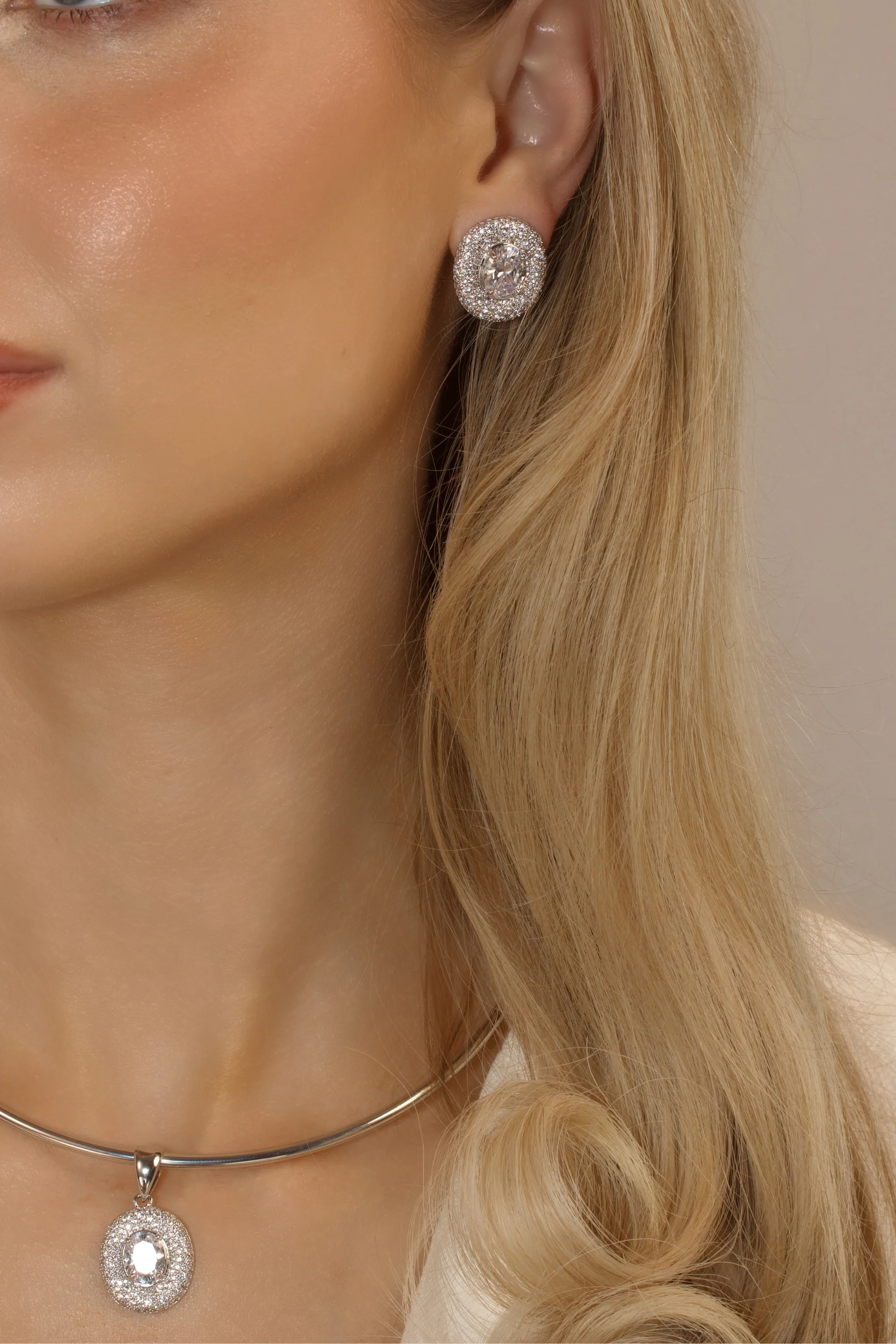 Desirée Oval Earrings - Image 3