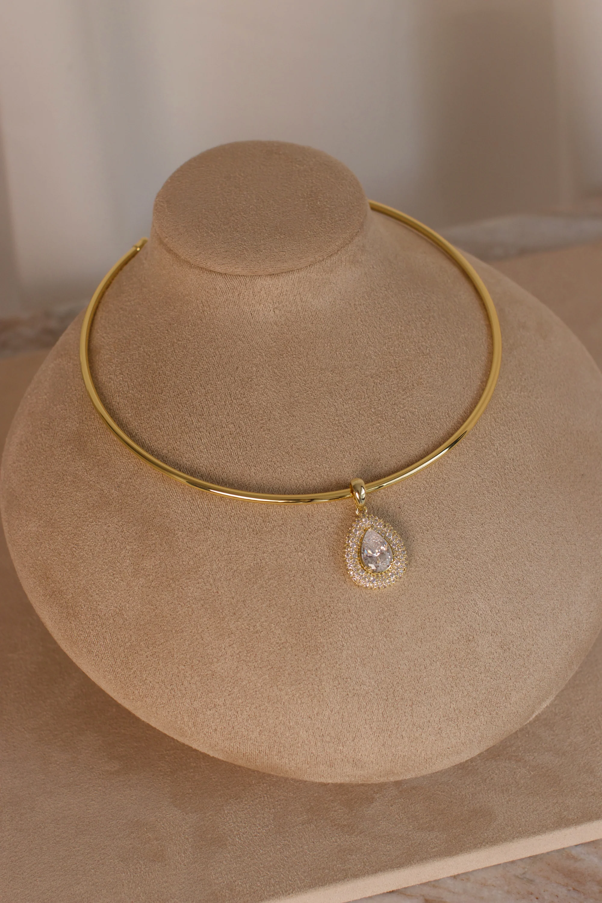 Desirée Pear Charm - Image 4